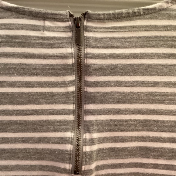 LIZ claiborne long sleeve top white/ gray stripes size PM - Picture 4 of 4